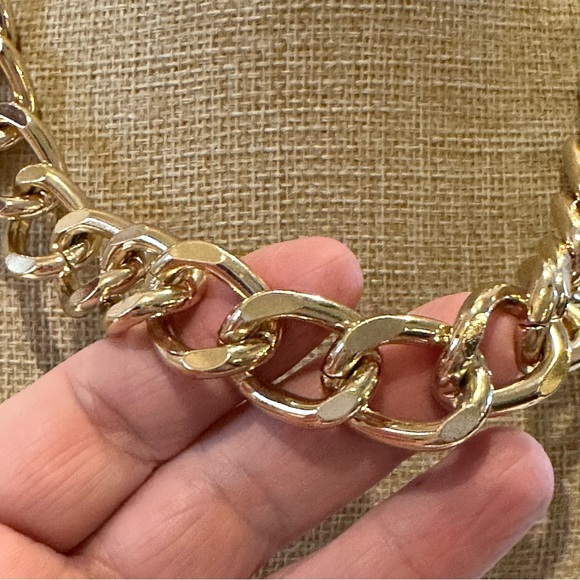 Chunky Gold Tone chain statement necklace - open links with lobster clasp - Picture 7 of 11